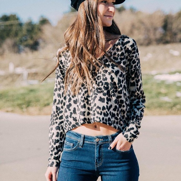 Hiatus Leopard Cropped Sweater - Picture 5 of 7